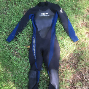 O'Neill wetsuit - women size 4
